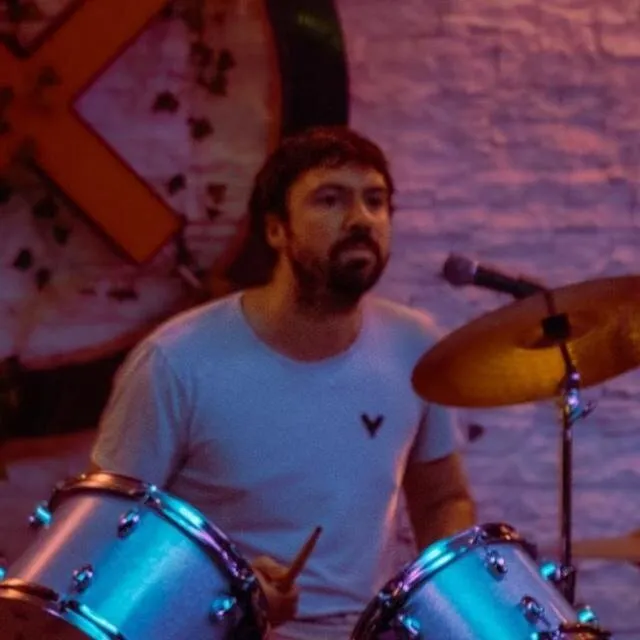 Tom, Drums